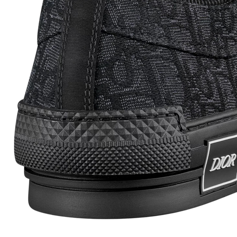 B23 Low Oblique Black