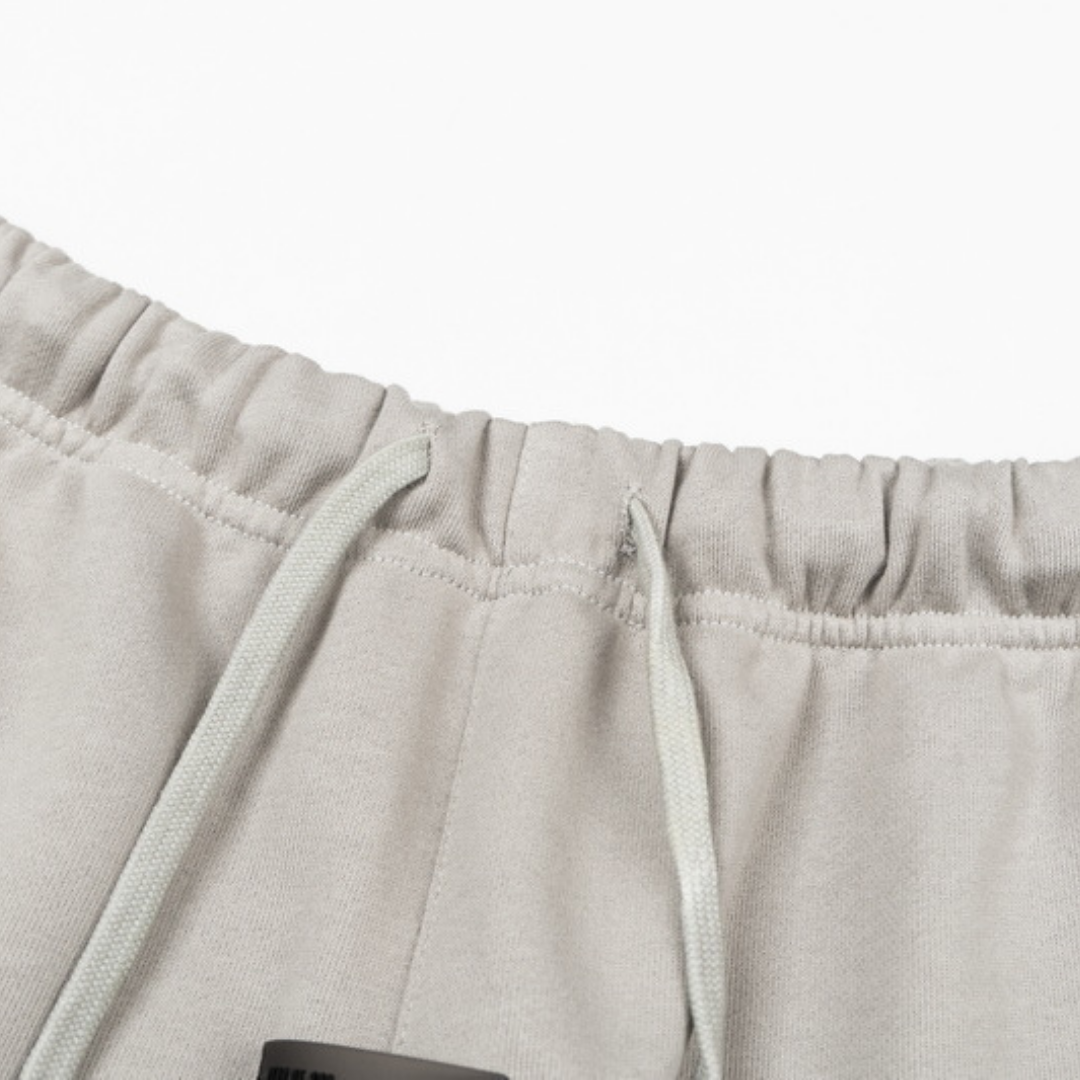 Essentials Shorts Blanco Logo