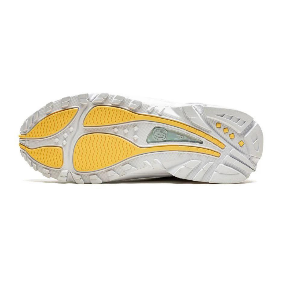Nocta Triple White · Nike · Nova Neta