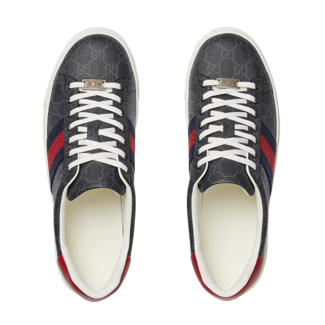 Ace Grey Monogram · Nova Neta · Nova Neta