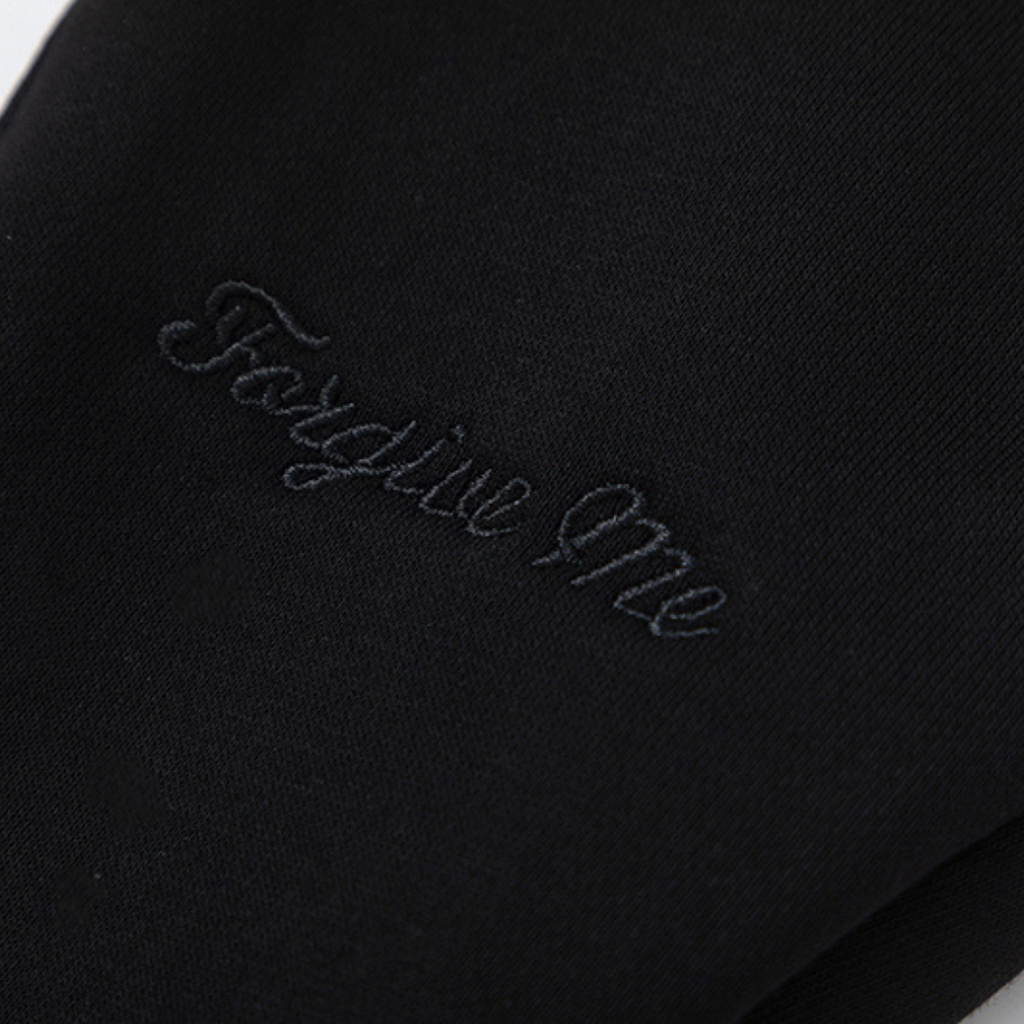 Syna Monochrome Tracksuit · Syna World · Nova Neta