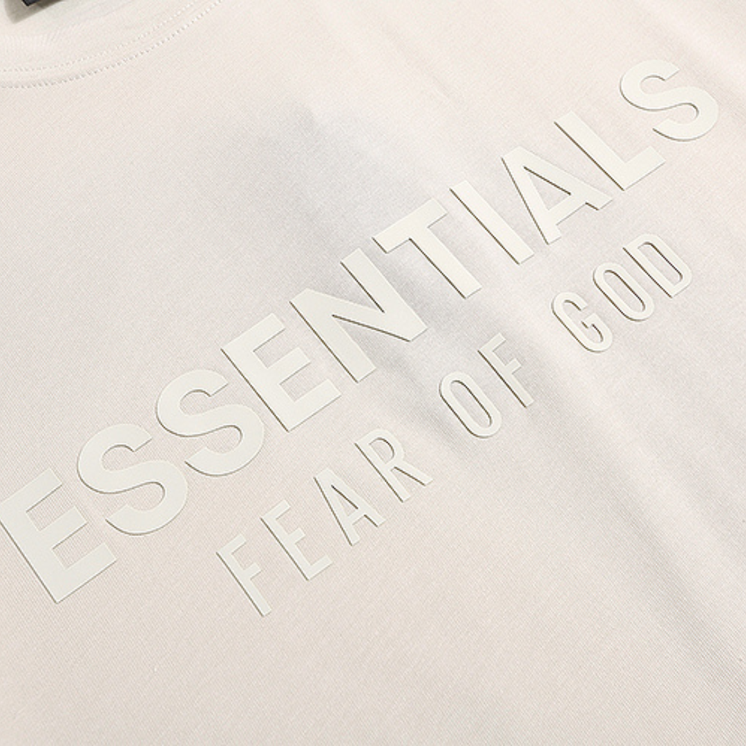 Essentials Short Set Crema Logo