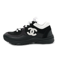 Runner Black White