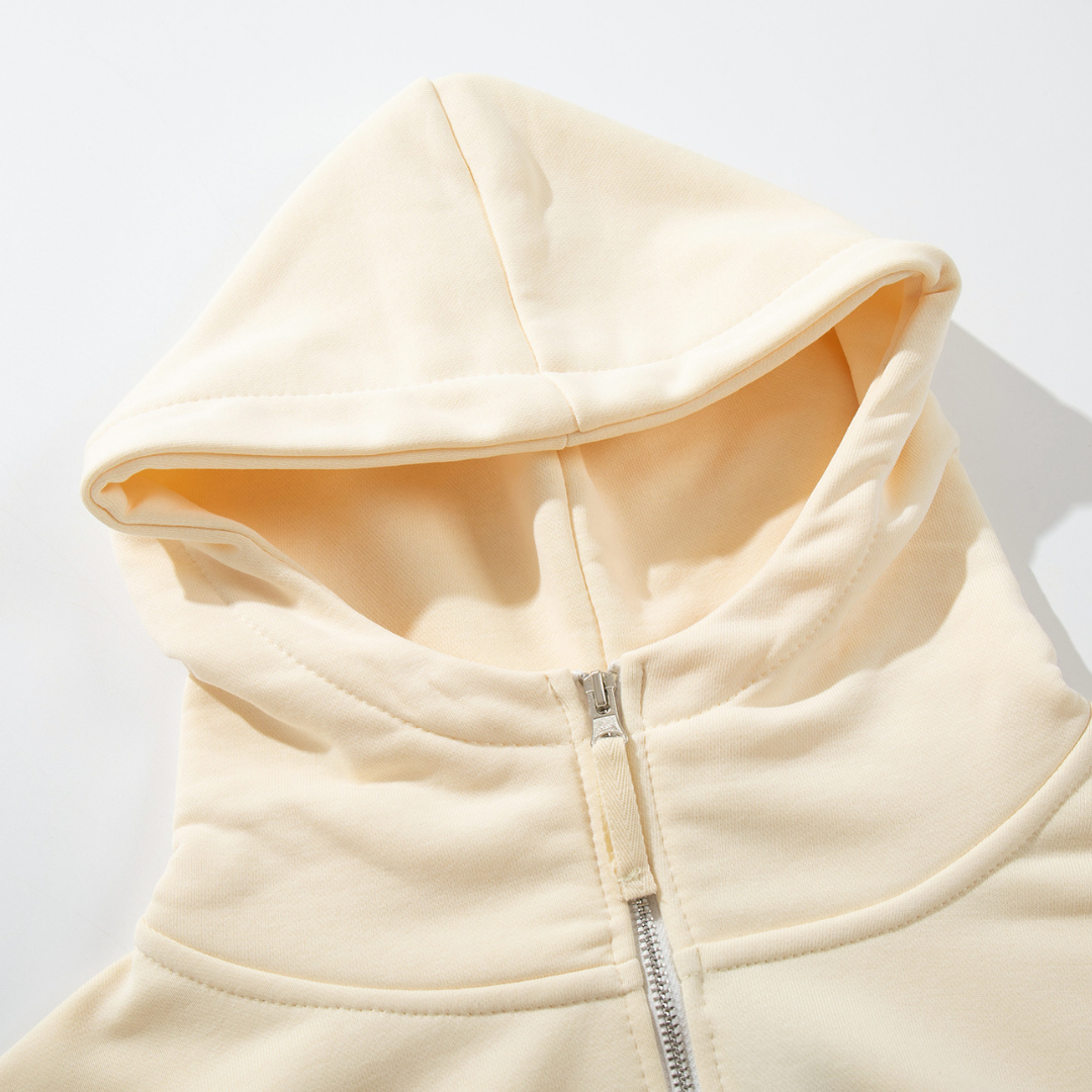 Buzo Stone Island Liso Beige Logo Negro