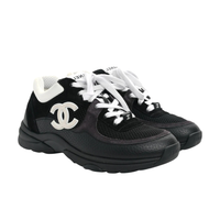 Runner Black White