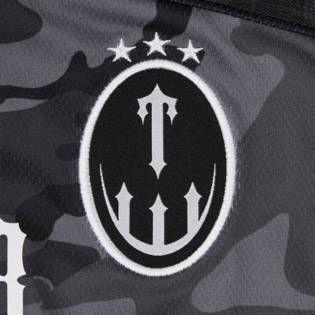 Gradient Camo T-shirt · Nova Neta · Nova Neta