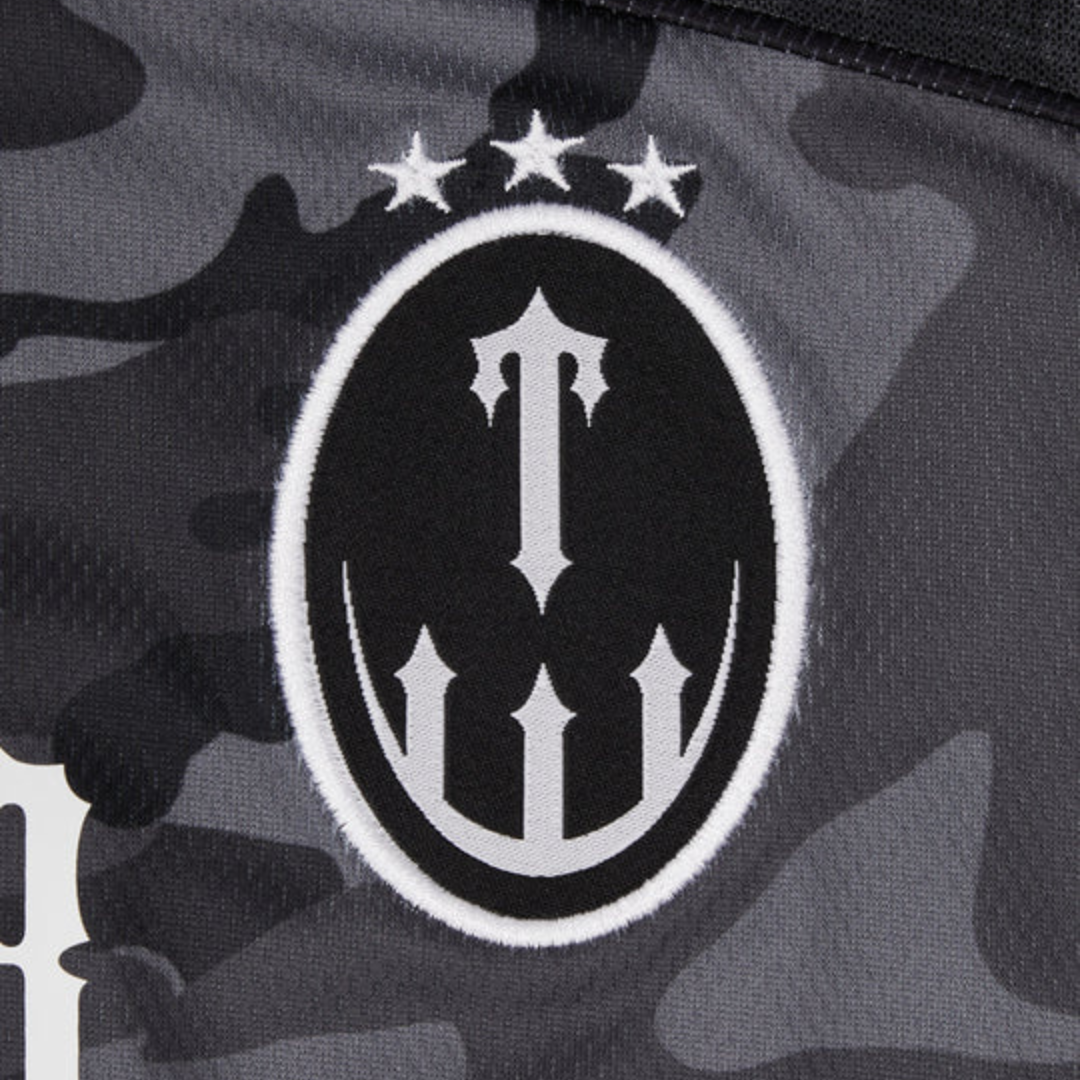 Gradient Camo T-shirt · Nova Neta · Nova Neta