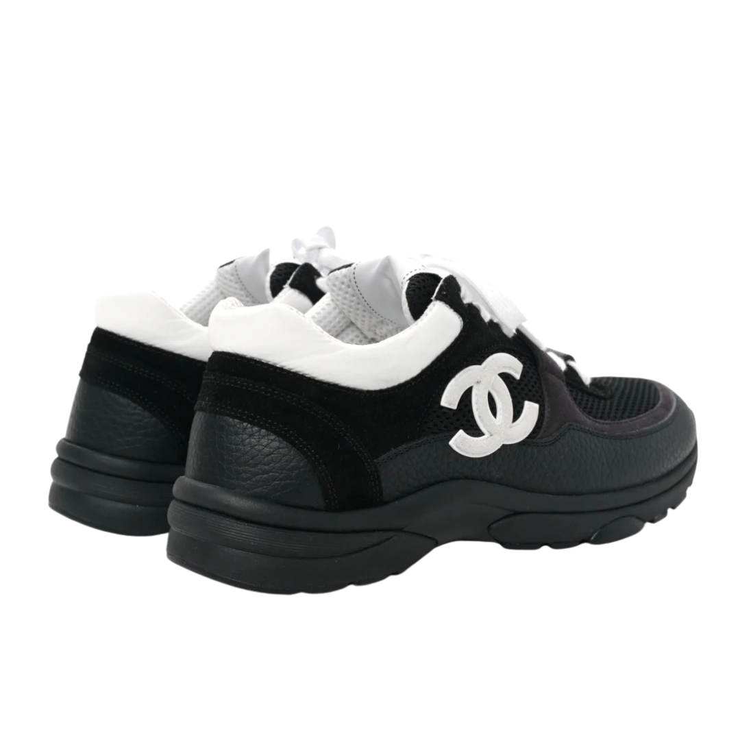 Runner Black White · Nova Neta · Nova Neta