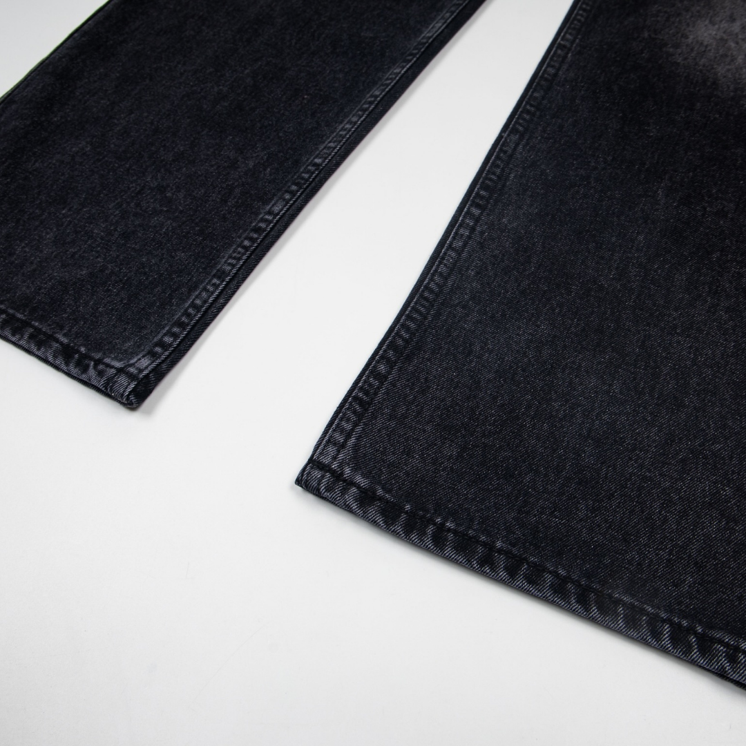 Monogram Jeans Negro Tornillos