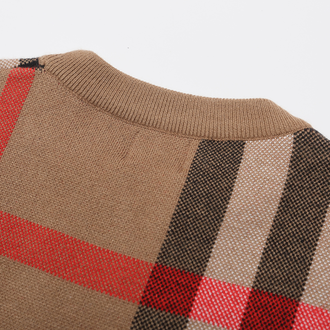 Monogram Sweater Camel Cuadros