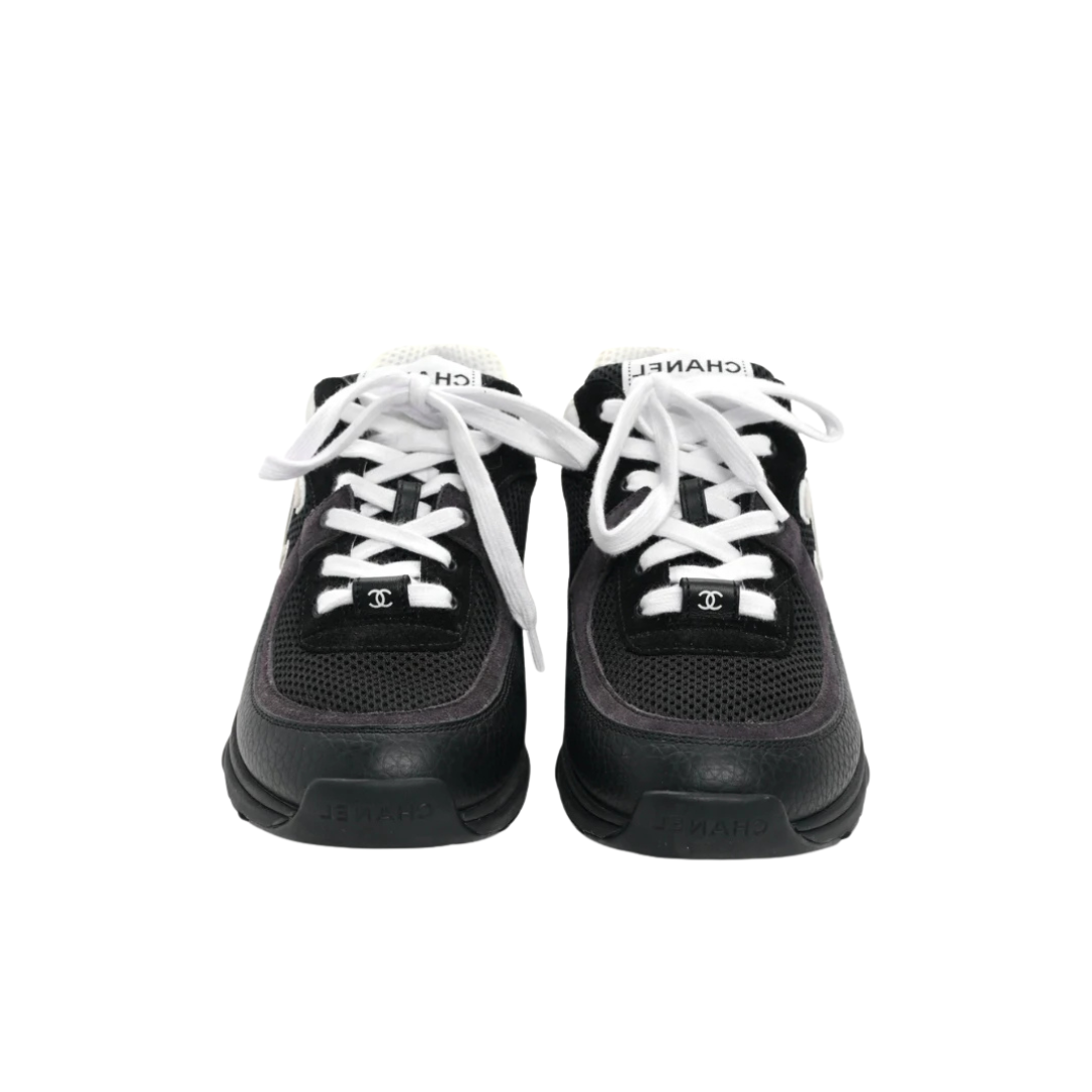 Runner Black White · Nova Neta · Nova Neta