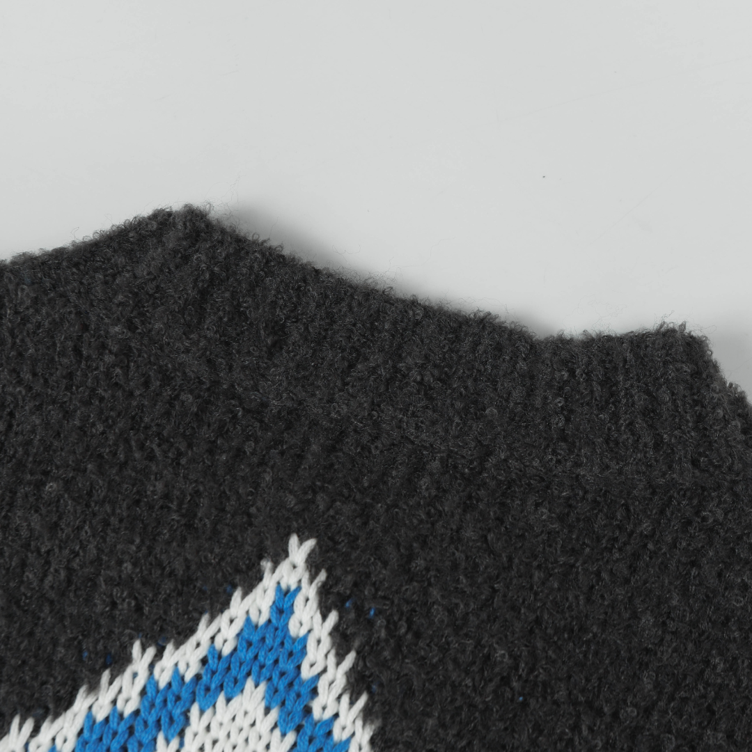 Monogram Sweater Azul Y2K