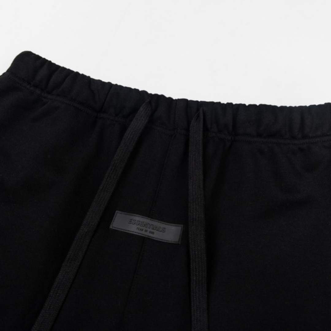 Essentials Shorts Negro Logo Blanco