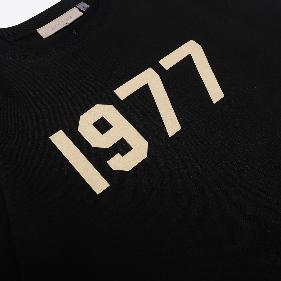 Essentials Short Set Blanco 1977