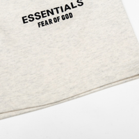 Essentials Shorts Ocre Blanco Logo Negro