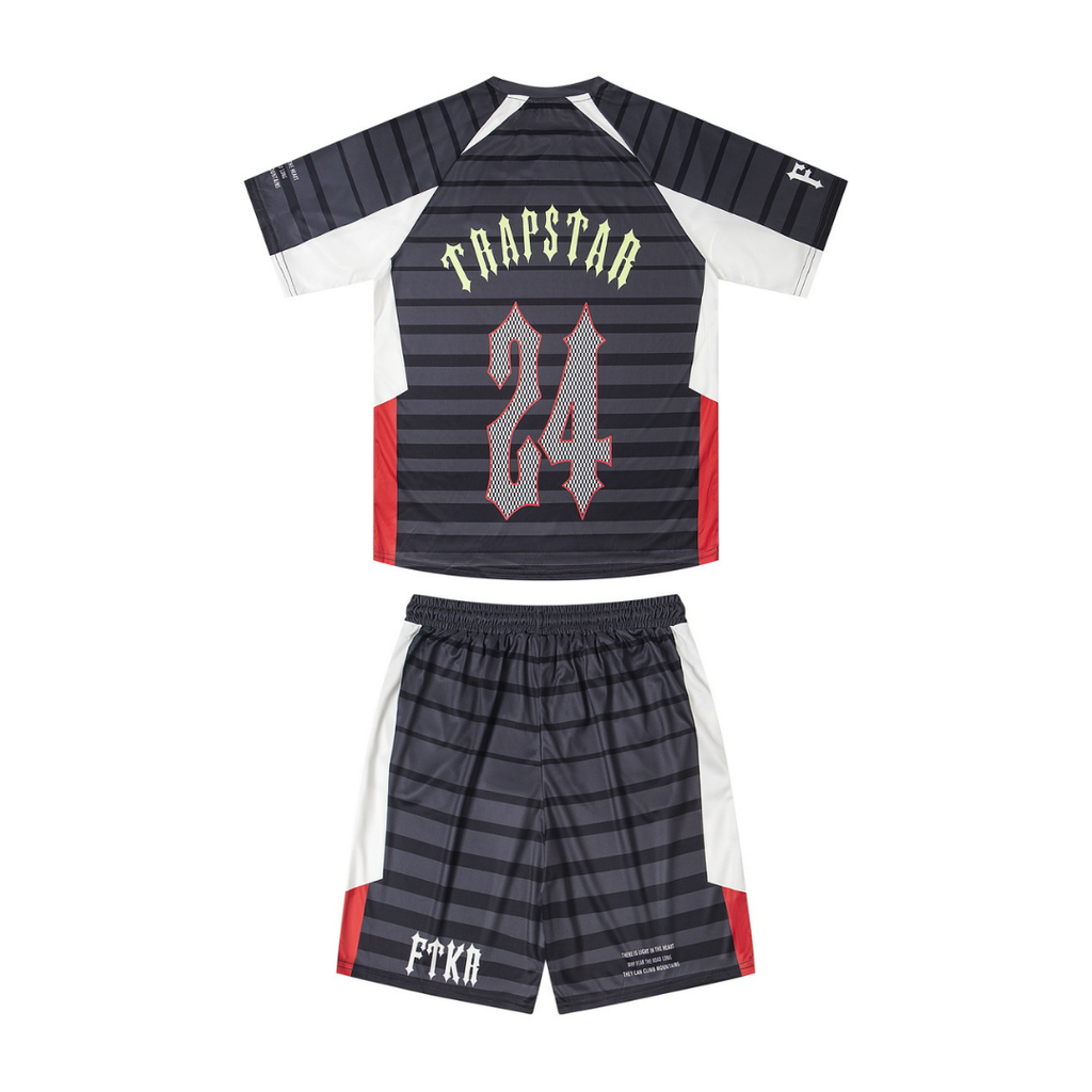Decoded T Gradient Short Set · Trapstar · Nova Neta