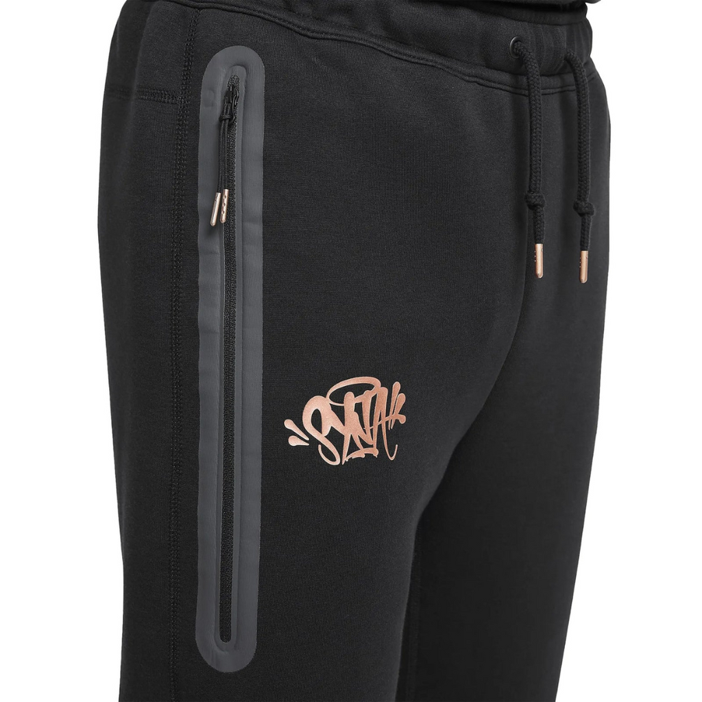 Syna Tech Black Tracksuit · Syna World · Nova Neta