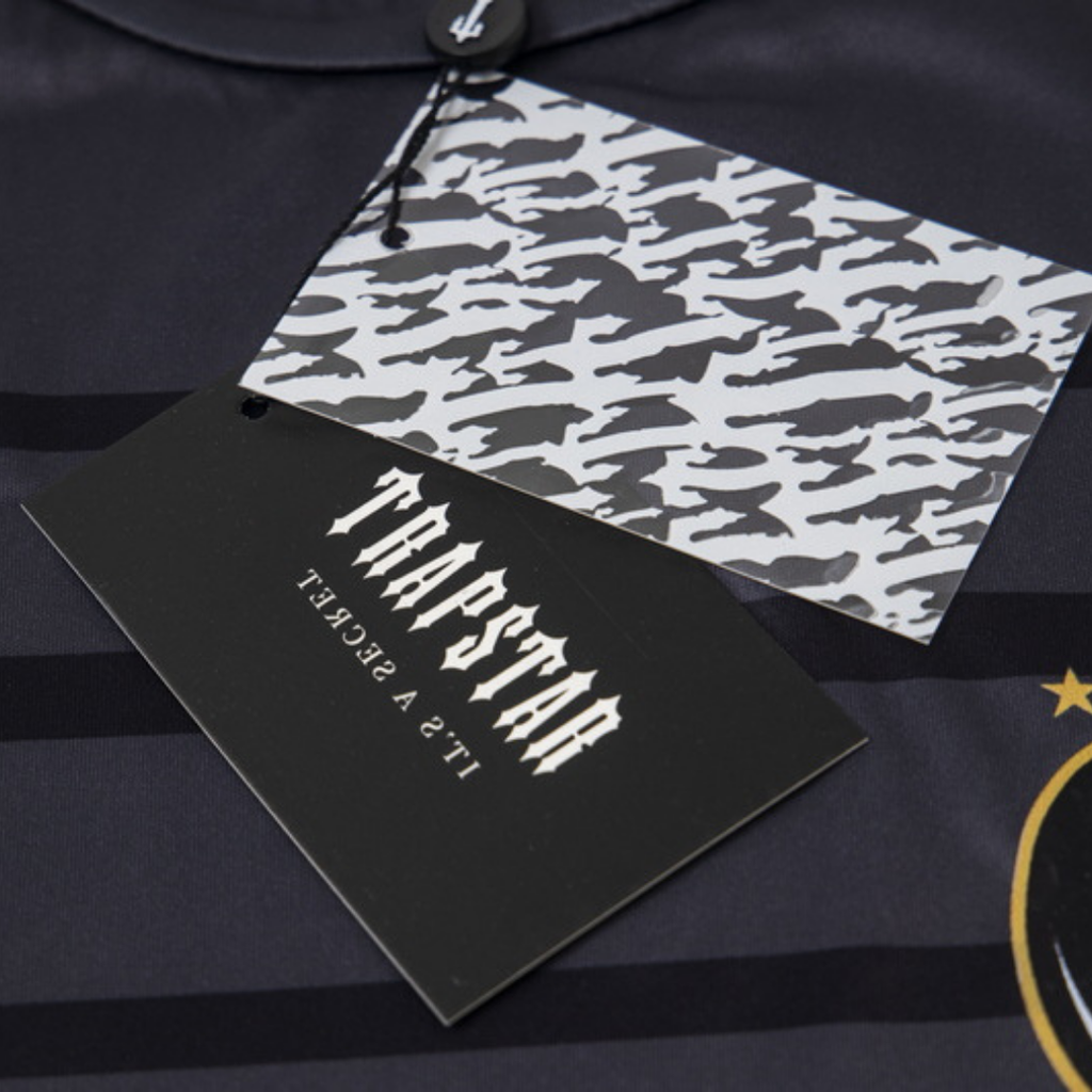 Decoded T Gradient Short Set · Trapstar · Nova Neta
