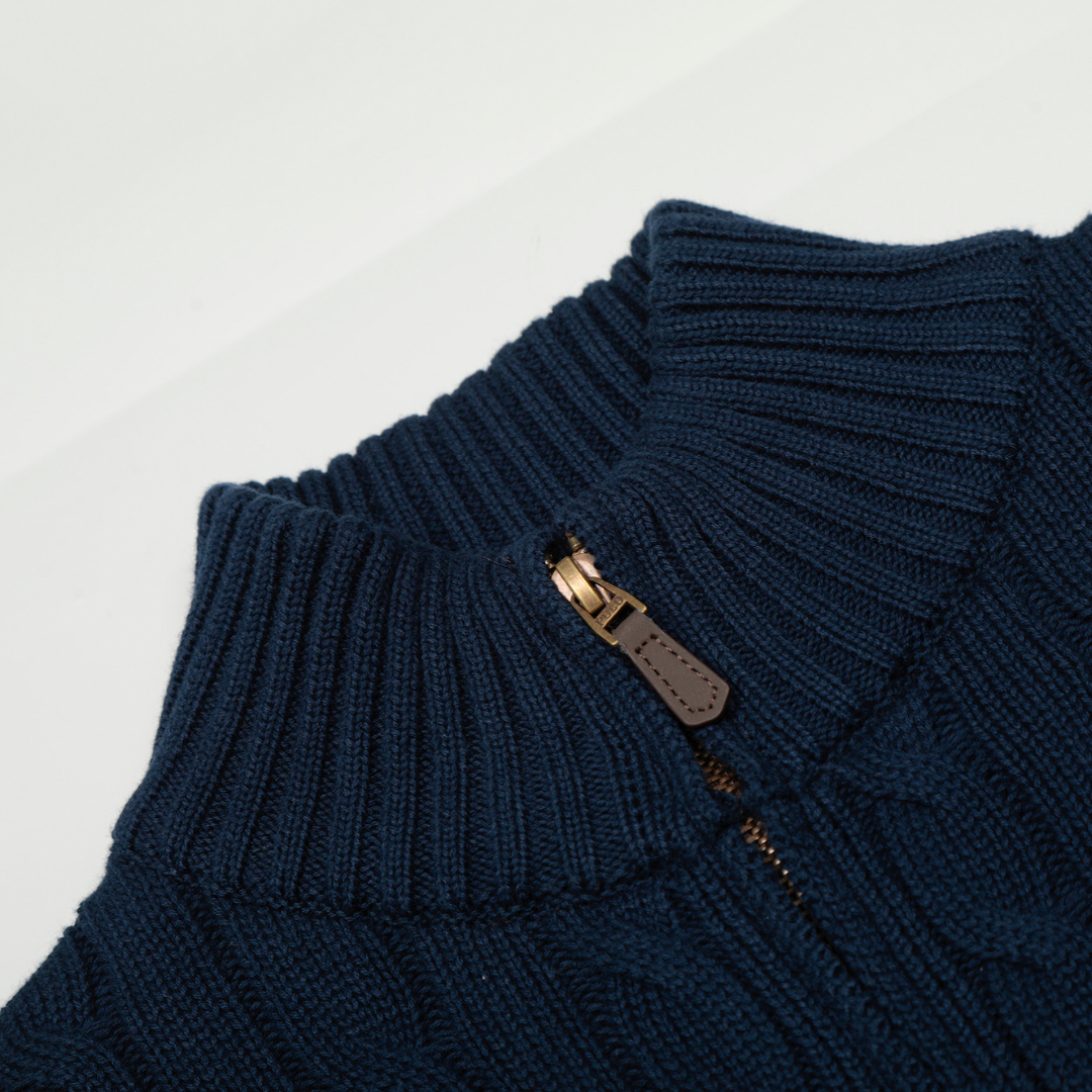 Polo Zip Sweater · Nova Neta · Nova Neta