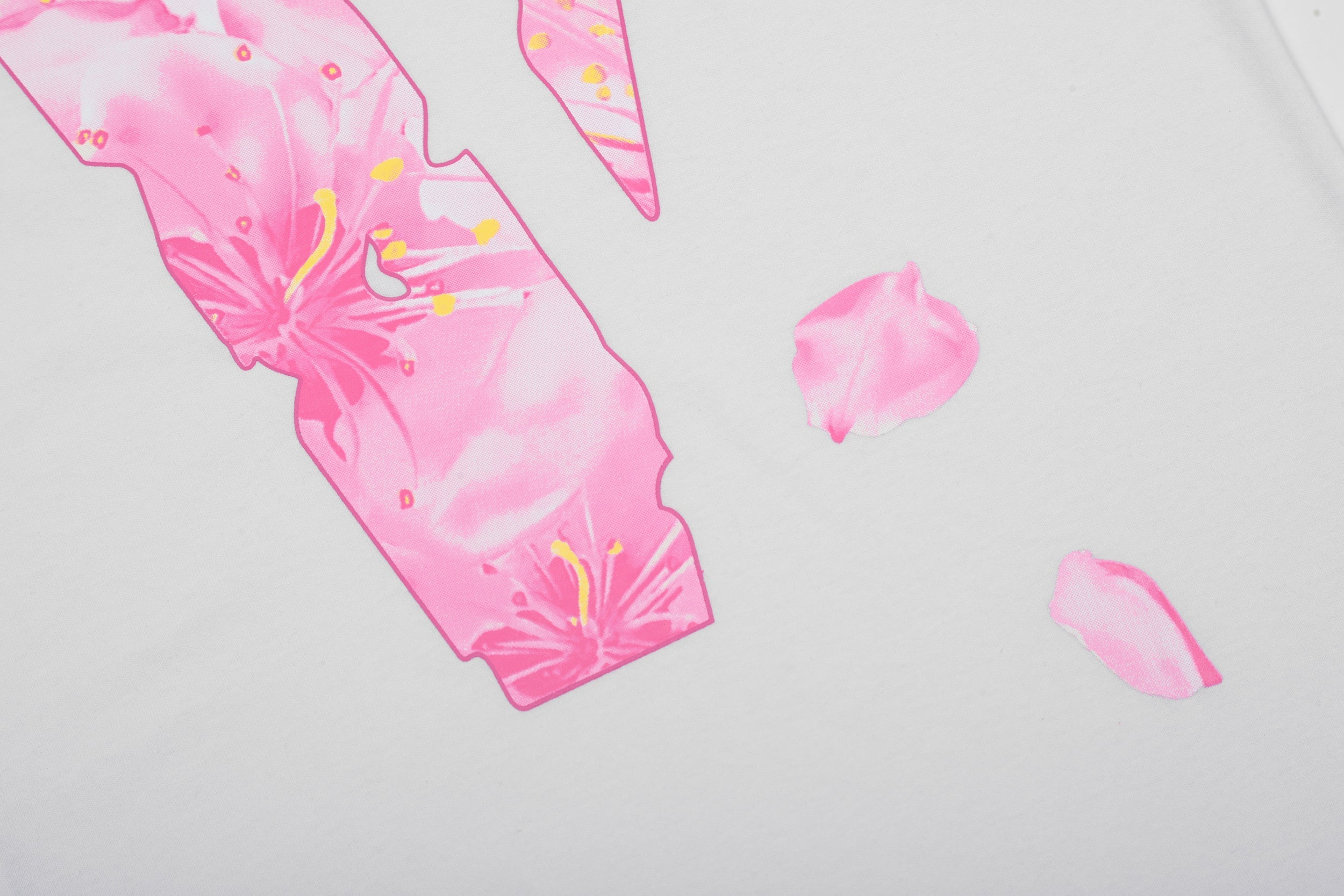 Vlone Rose T-shirt · Vlone · Nova Neta