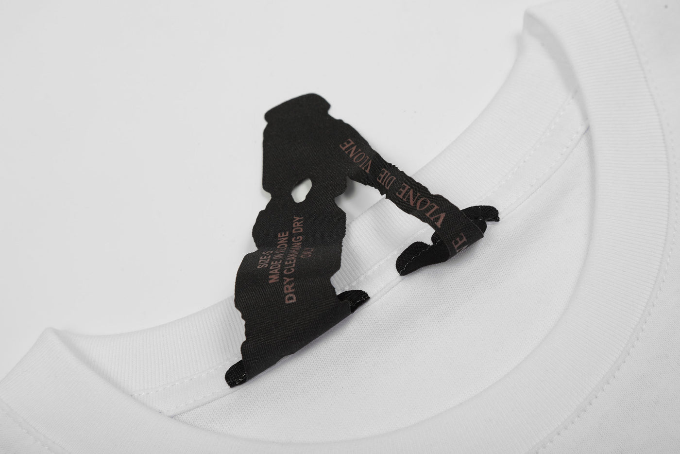 Camiseta Vlone Negro Rosa