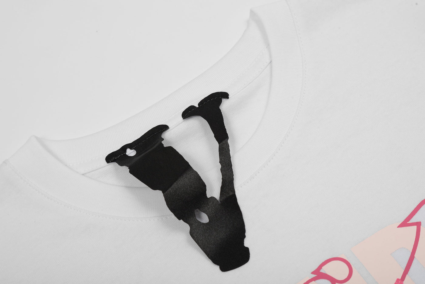 Camiseta Vlone Negro Rosa