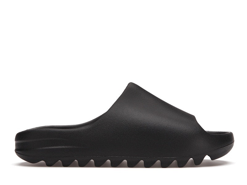 Yeezy Slides · Nova Neta