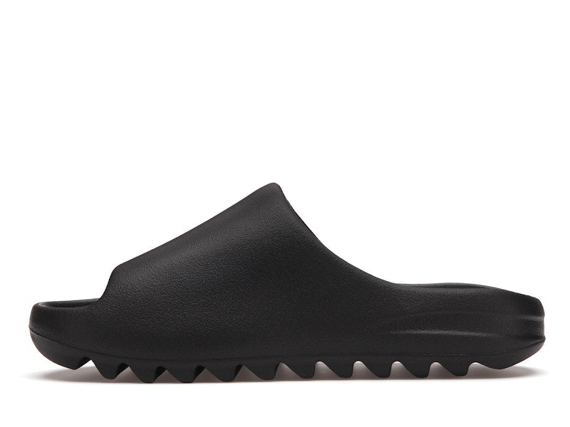 Yeezy Slides · Nova Neta