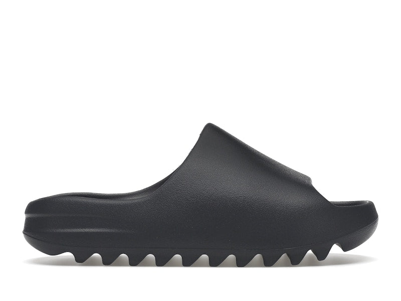 Yeezy Slides · Nova Neta