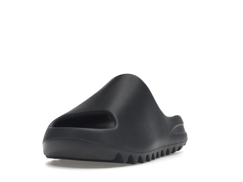 Yeezy Slides · Nova Neta